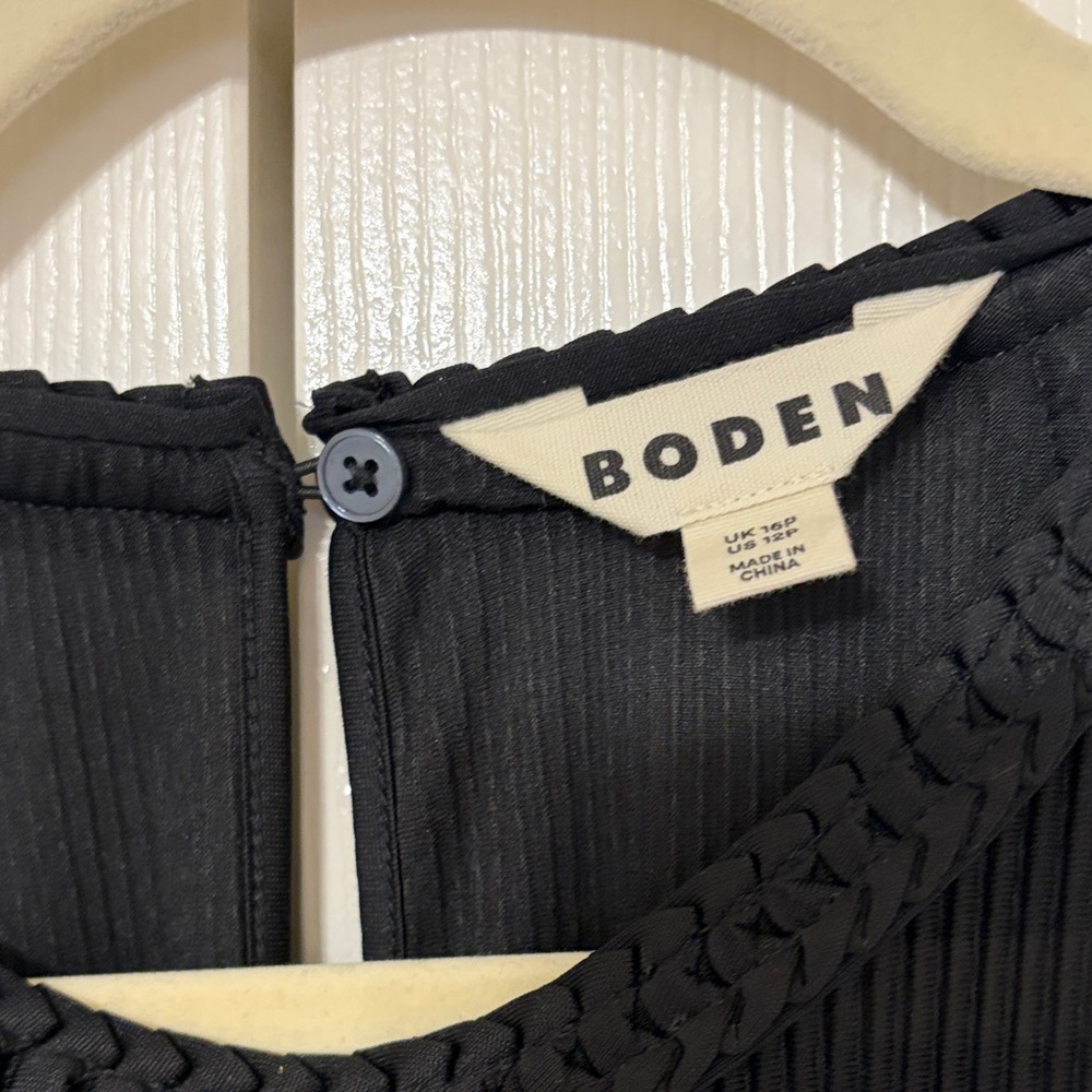 BODEN Halterneck Plisse Jersey Maxi Dress Black 12P - Picture 5 of 13
